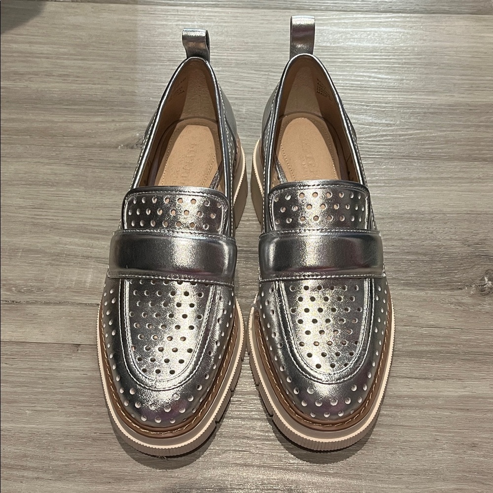 Liverpool Silver Rosemead Metallic Leather Loafers-EUC